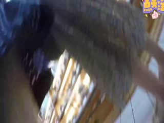 [偷拍] 🤑😜🤮😌超市尾随😀 🤒😴🤒狂拍*]！年轻美女裙底春光全泄露
